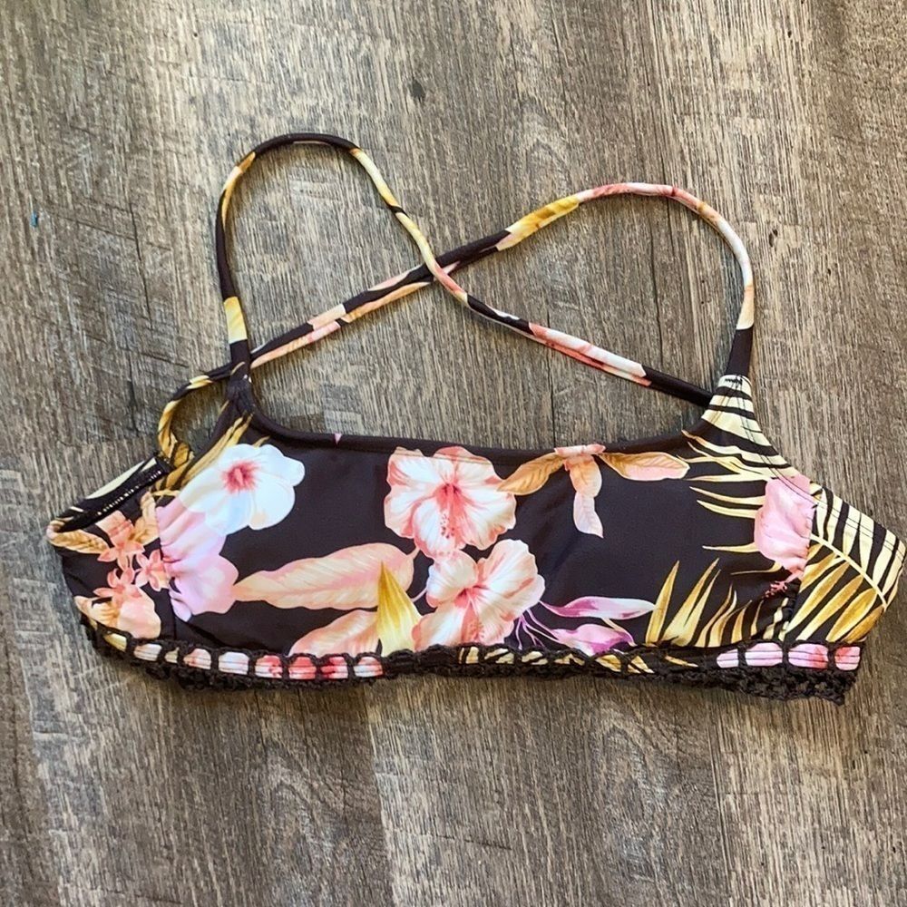 🆕 Xhilaration Bikini Swimsuit Top Small